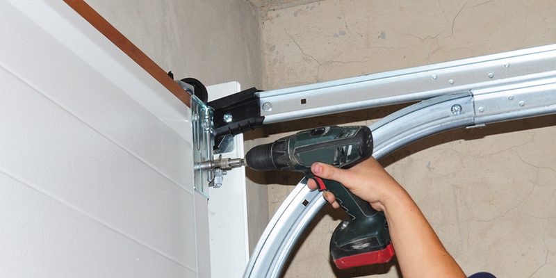 Install Garage Door in Orillia, Ontario